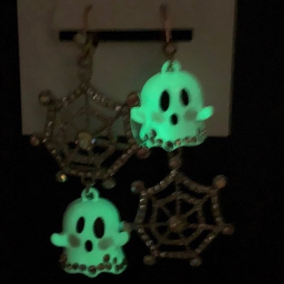 Betsey Johnson ghost web mix matched NWT - Picture 4 of 4